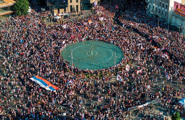 Белград почерня от протестиращи: Ще се видим на Видовден