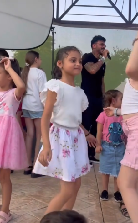 Благой Георгиев показа и на малките деца какъв купонджия е.