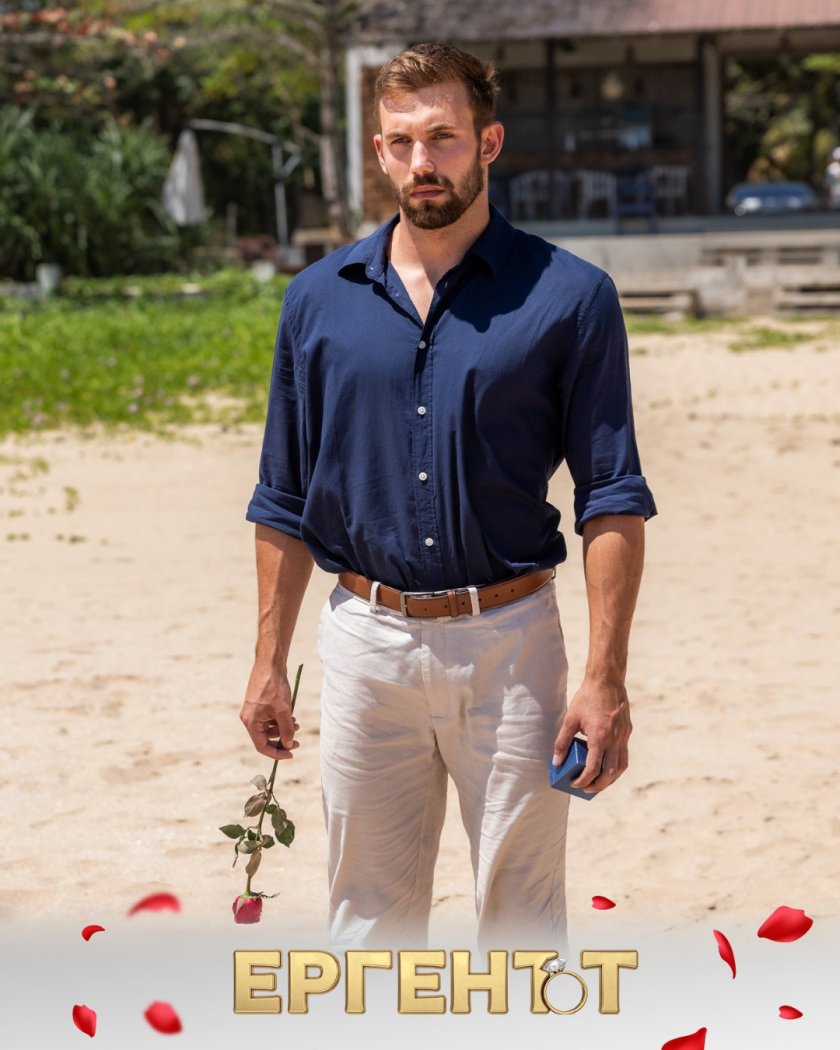 Ергенът Виктор Русинов си е купил чисто нова Тесла“. Мачото