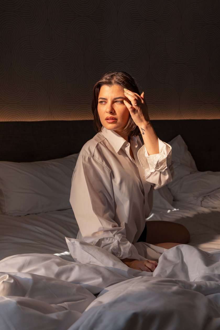 На българската поп сцена изгрява ново име с ярък личен