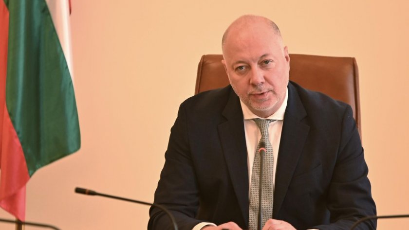 ИЗВЪНРЕДНО: Желязков строи КАТ, без отпуски през лятото