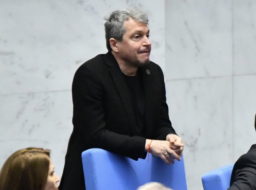 Потресен съм от информацията колко пари получават депутатите, след като