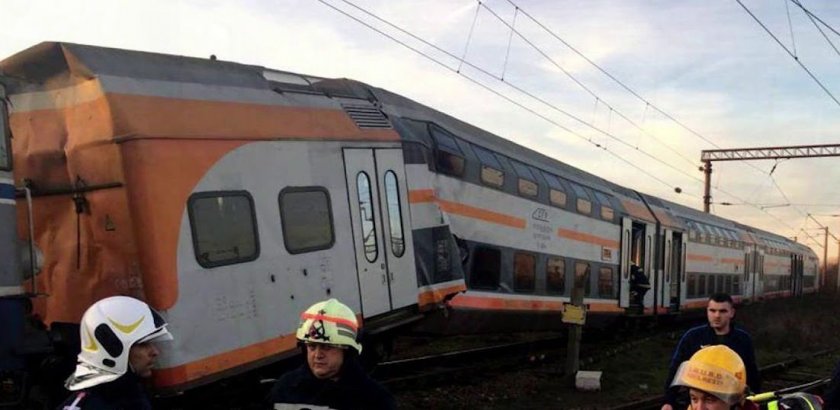 Два влака се сблъскаха в Румъния, 11 души са ранени (СНИМКИ)