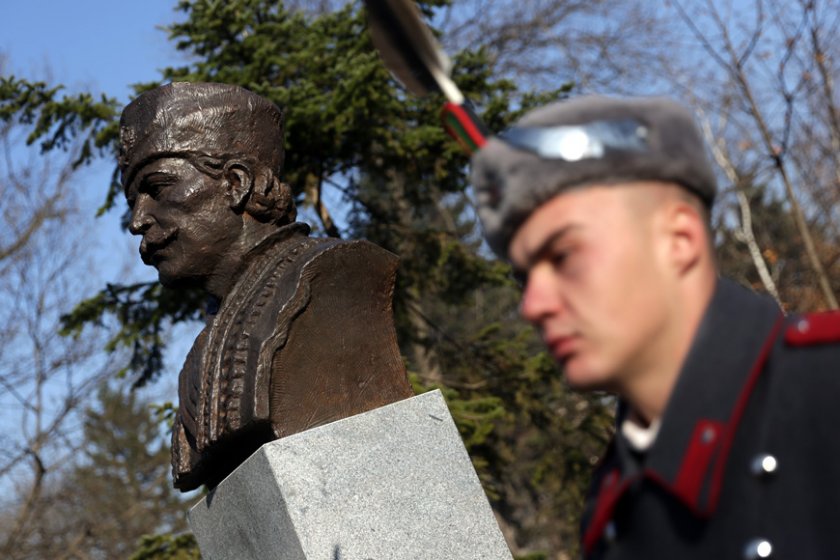 Откриха паметник на Капитан Петко войвода в Борисовата градина