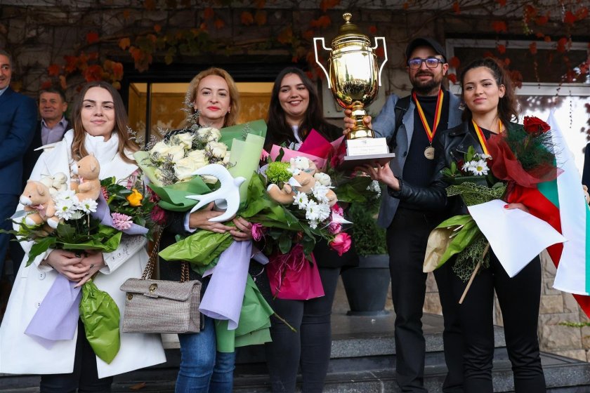 Победи за Антоанета Стефанова и Нургюл Салимова на старта на Световната купа