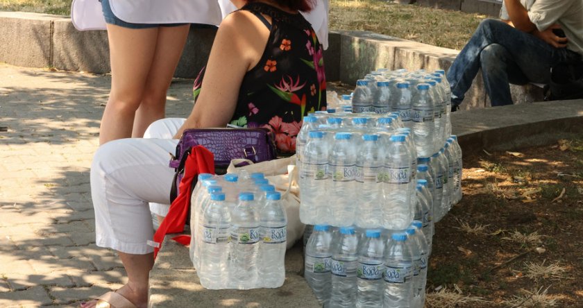 Ще раздават минерална вода в София заради горещото време