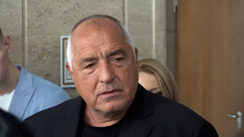 Трите партии имаме 102 депутати, двама от БСП не гласуват - остават