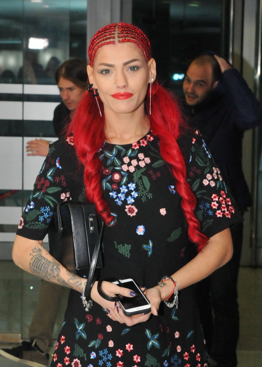 Таксиметров водач e бил заплашен с пистолет от туристи в