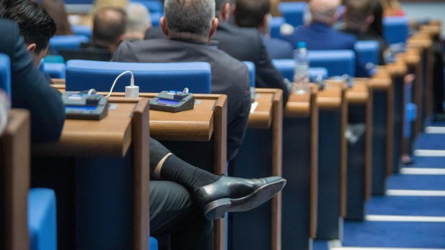 От ПП ще предложат на ДБ три теми за вот на недоверие