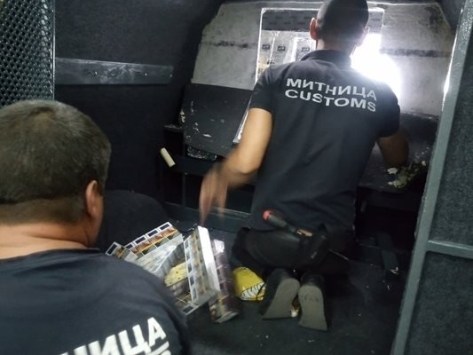 3500 кутии цигари откриха в кола на Дунав мост 2