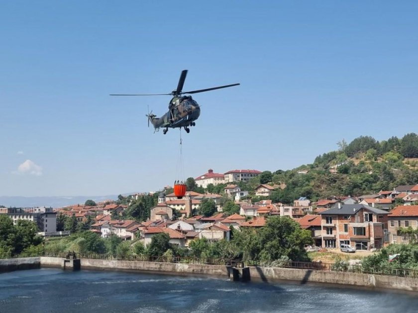 Продължава битката с огнената стихия в Кюстендилско и Рила