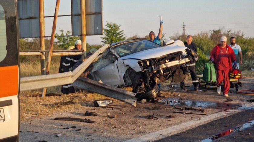 Тежка катастрофа е станала тази сутрин на магистрала Марица малко