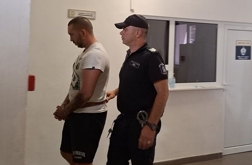 Военният, застрелял приятел на купон в Каравелово, към гостите: Спокойно, пушката е празна!