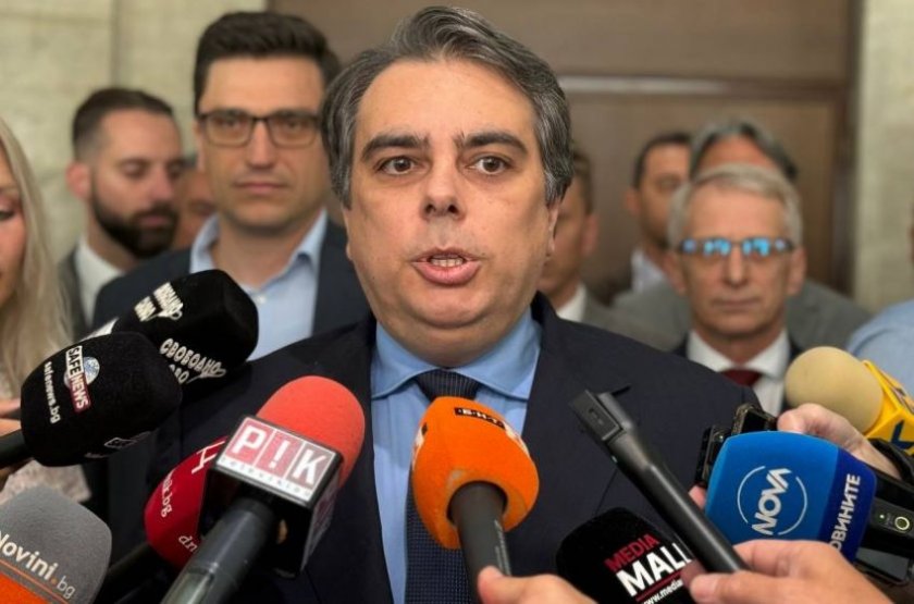 ГЕРБ-СДС остава водеща политическа сила с подкрепа от 25,7%, запазвайки