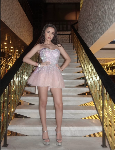 Дъщерята на фолк певицата Мария навърши 17 години. Младата красавица,