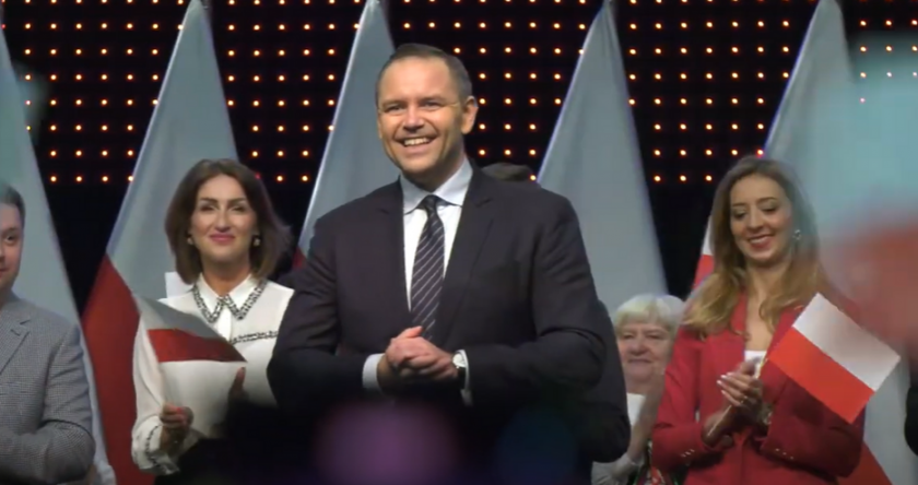 Новият полски десен президент Карол Навроцки встъпва в длъжност