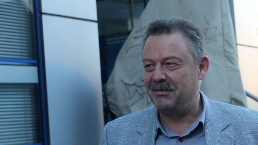 Деси Цонева ще се раздели задълго със сина си в