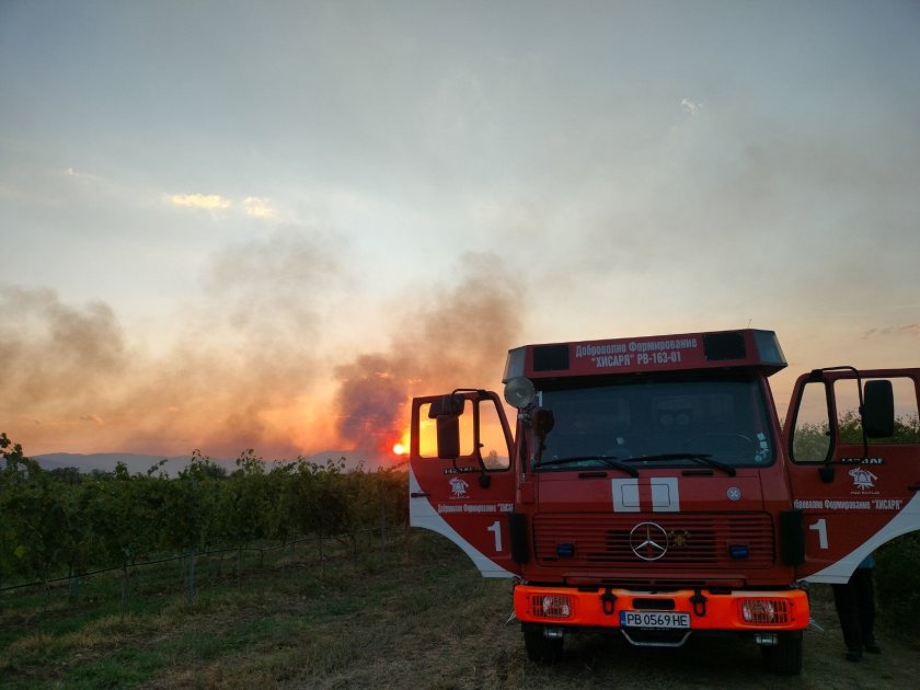 Пожар пламна във Врачанско