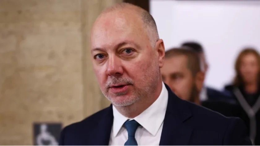 Правителството е успяло да върже бюджета и да снижи дефицита