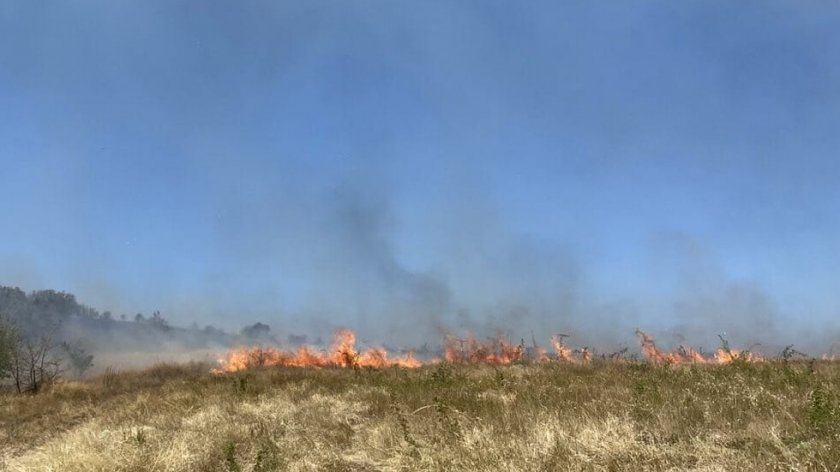 Пожар избухна край Банкя