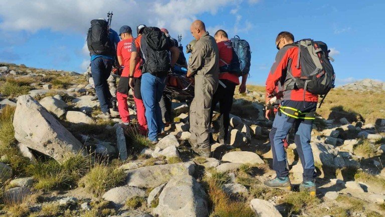 Спасители помогнаха на две жени в планината