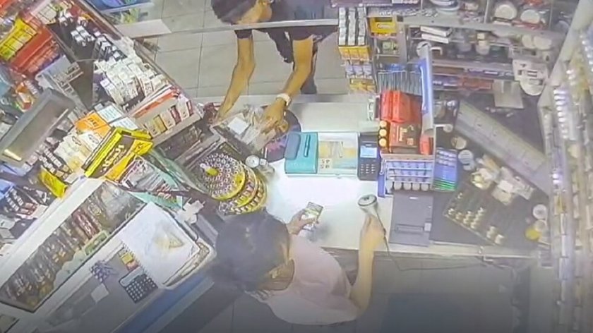 Кощунство: Откраднаха от магазин кутия с дарения за болно дете в Казанлък