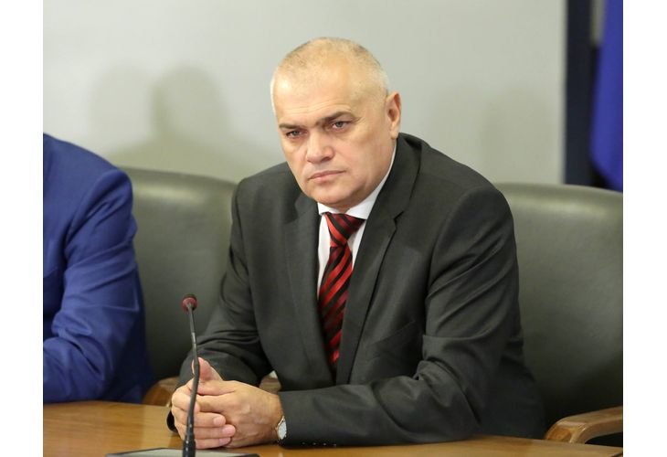 Валентин Радев: Търговията с оръжие обича тишината, иначе контрагентите се отдръпват 