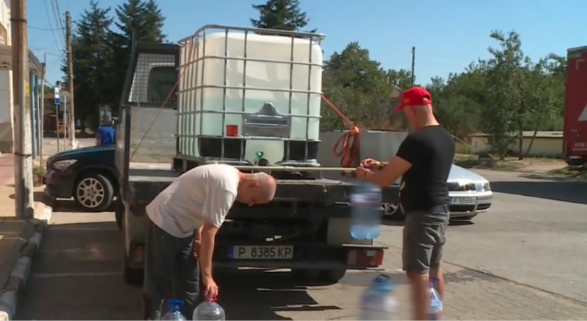 Вандали източиха целия воден запас на 2000 души в Русенско