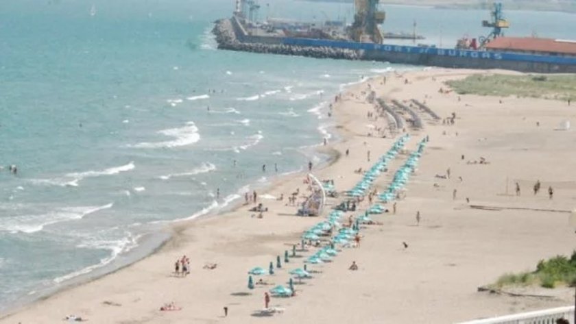 Пазете се! Над 2 метра вълни в Бургас