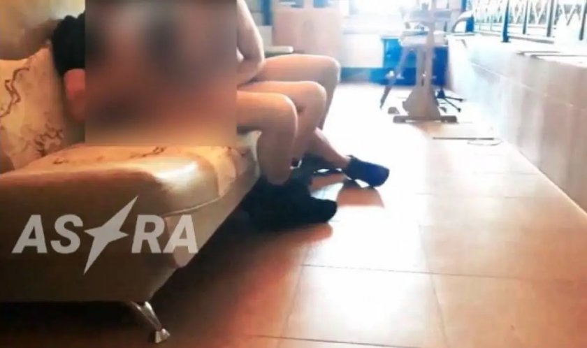 ДЯДО ДАНИИЛЕ?!? Руски семинаристи се челастрят в църква, снимат гей порно (СНИМКИ 18+)