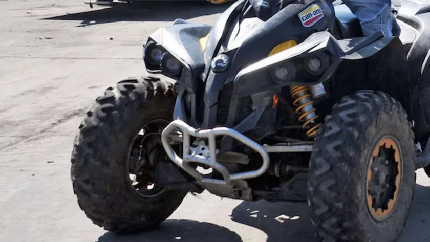 18-годишен помете с АТВ три деца и двама възрастни в