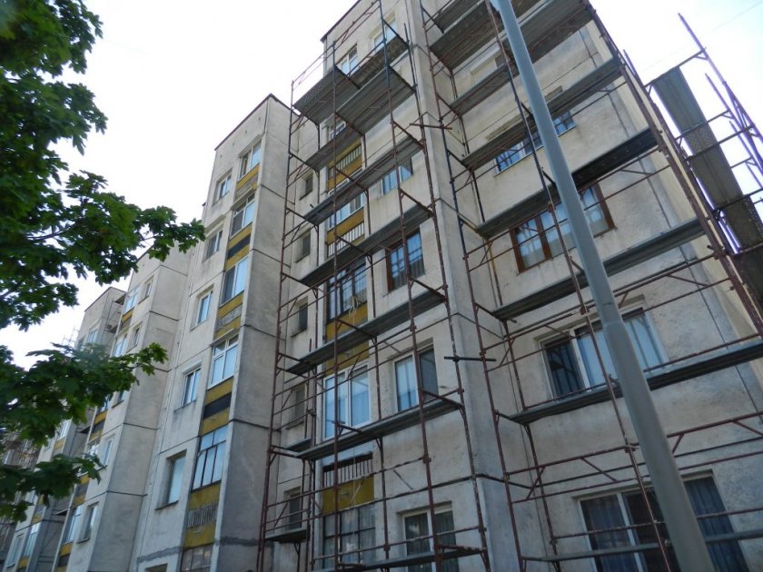 Дядо падна и умря при санирането на блок
