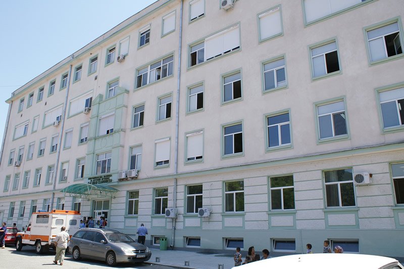 Над 100 души - деца и възрастни - се натровиха