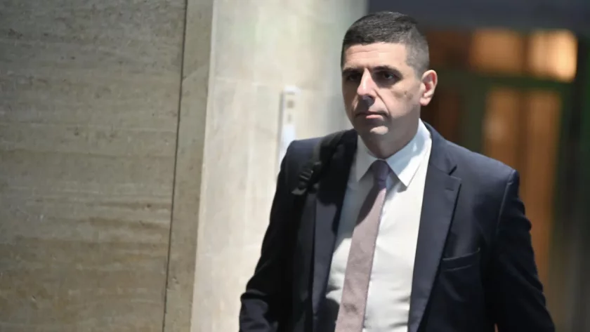 Проблемът с водата трябва да бъде решен, но не от