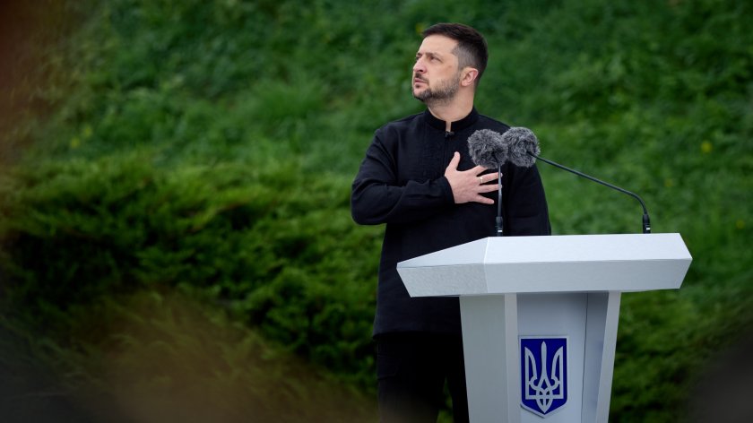 Зеленски: Украйна няма да даде земите си на окупатора