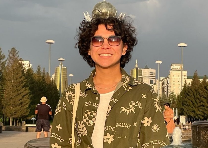 Мустакат левент от Казахстан стана хит в ТикТок с българската