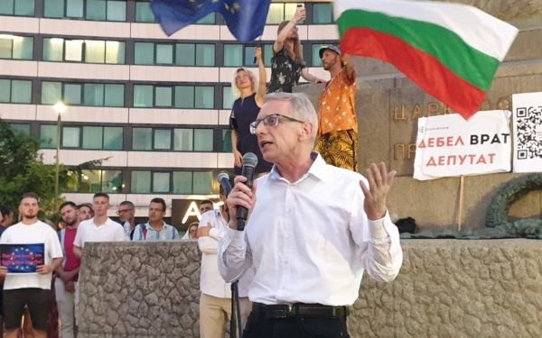 Бившият премиер Николай Денков е решил да празнува рождения си