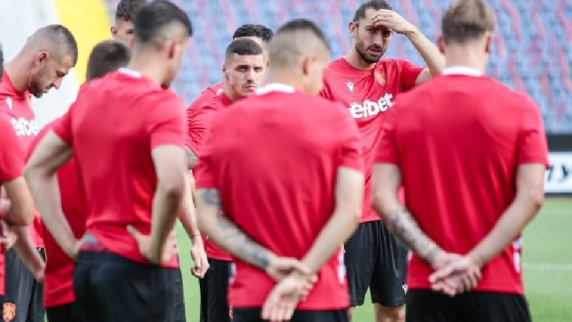 На старта на световните квалификации в група E на зона