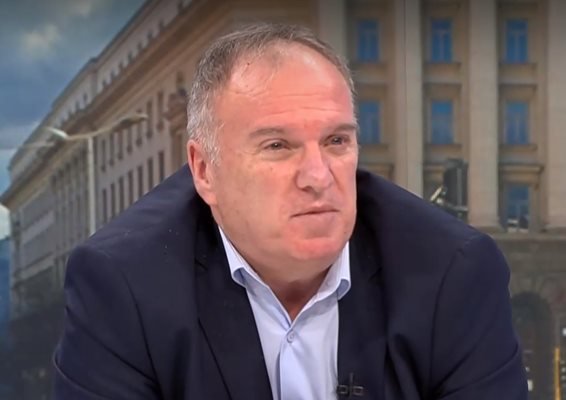 Проф. Владимир Чуков: Трябва да се намери инструмент, който да накара Путин да започне преговори