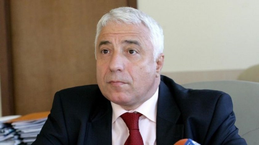 Равносметка: Валерий Тодоров отпадна от битката за БНР
