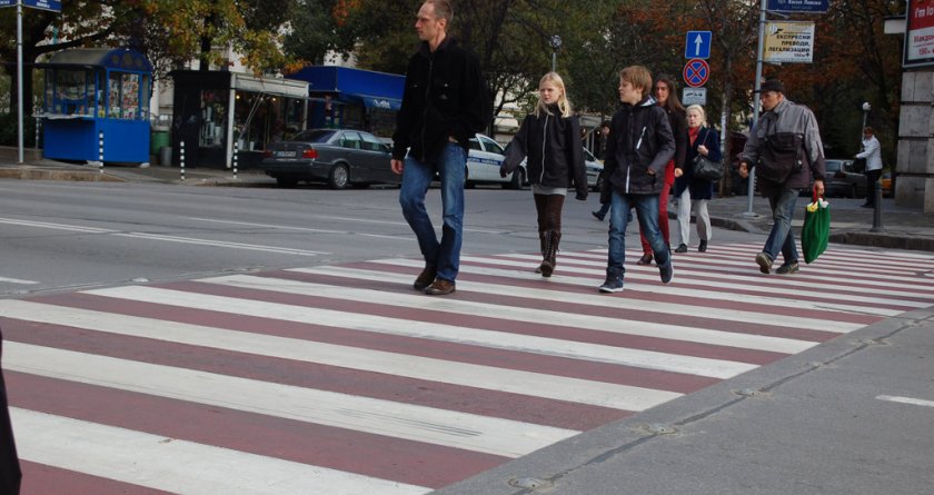 Кола блъсна момче на пешеходна пътека в Пловдив