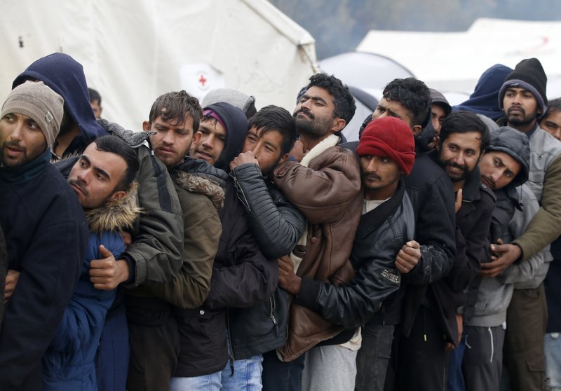 Oсвободиха 11 мигранти от хладилен камион в Германия