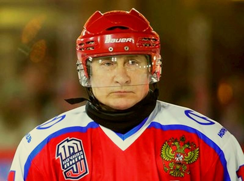 Путин се включи в хокеен мач