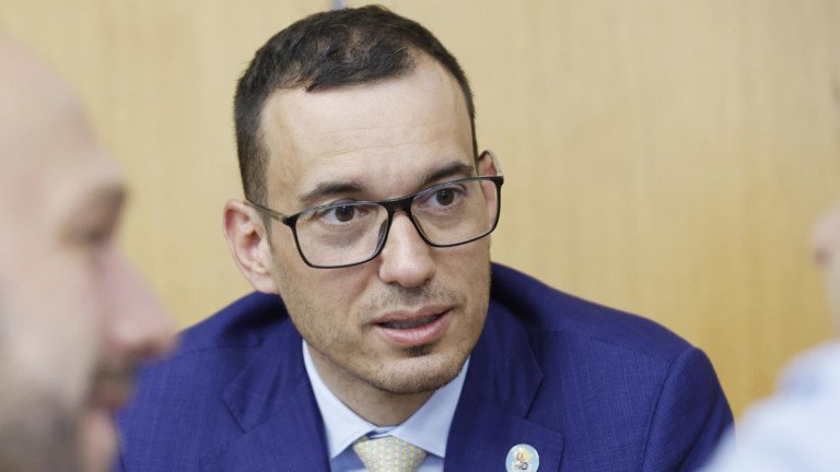 Терзиев: Хората не се интересуват от политически интриги, а искат по-добър живот 
