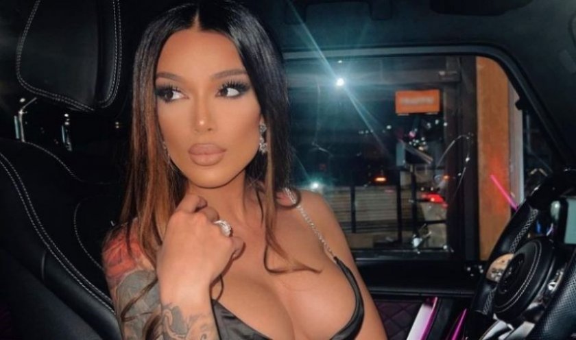 Чалгаджийката Диона отново е правоспособен шофьор. Чалгаджийката се похвали в