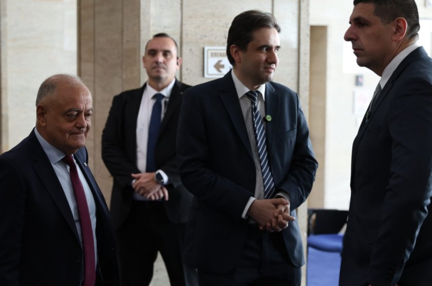 Да, България и ДСБ, които доскоро изобщо не изглеждаха като