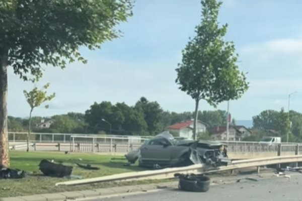 Жестока катастрофа е станала на столичния бул. Ботевградско шосе в