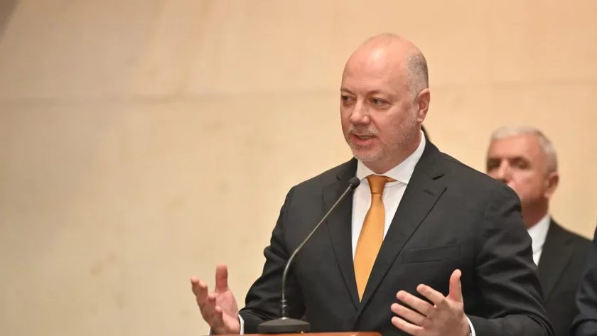 Училището е онзи храм, за който държавата трябва и полага