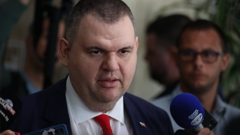 Разрушителното поведение на опозицията в българския парламент, на все още