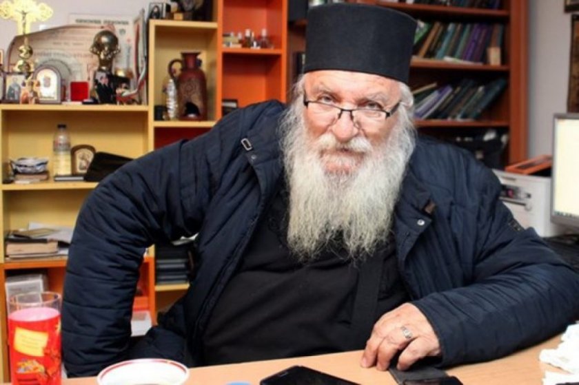 Почина отец Иван от Нови хан, който от години се